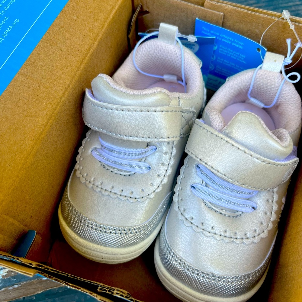 NIB Stride Rite Natalia champagne (pearly white) size 5 toddler